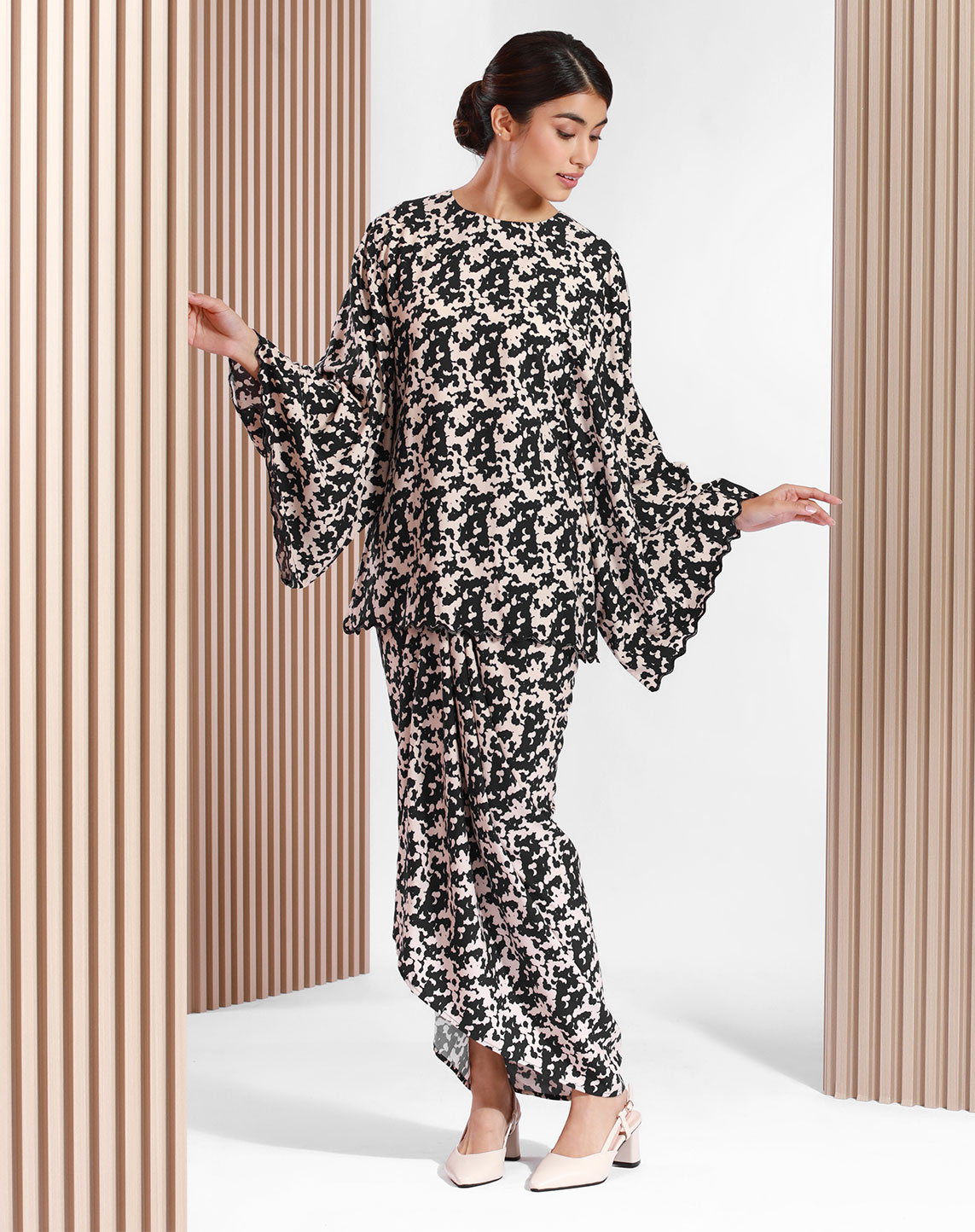 ANORA BAJU KURUNG IN NAVY
